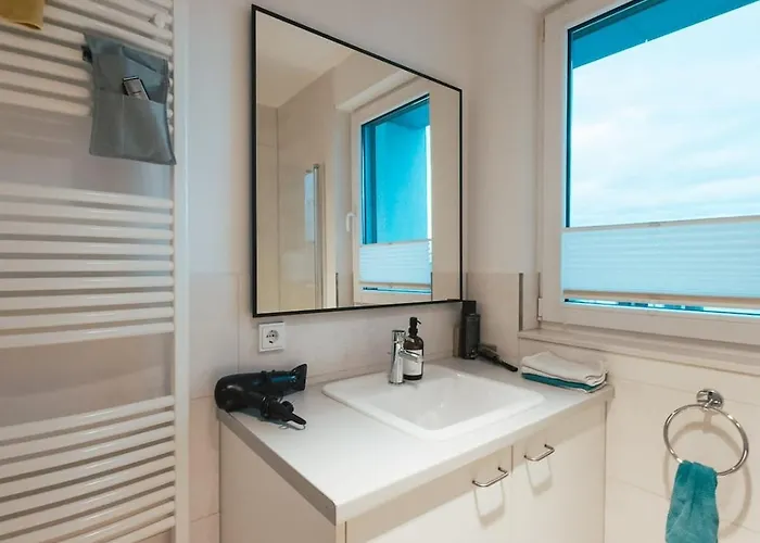 Nahe Messe - Privates Gaestezimmer Mit Bad In Einer *