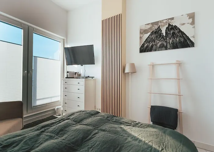 Nahe Messe - Privates Gaestezimmer Mit Bad In Einer Homestay szállás